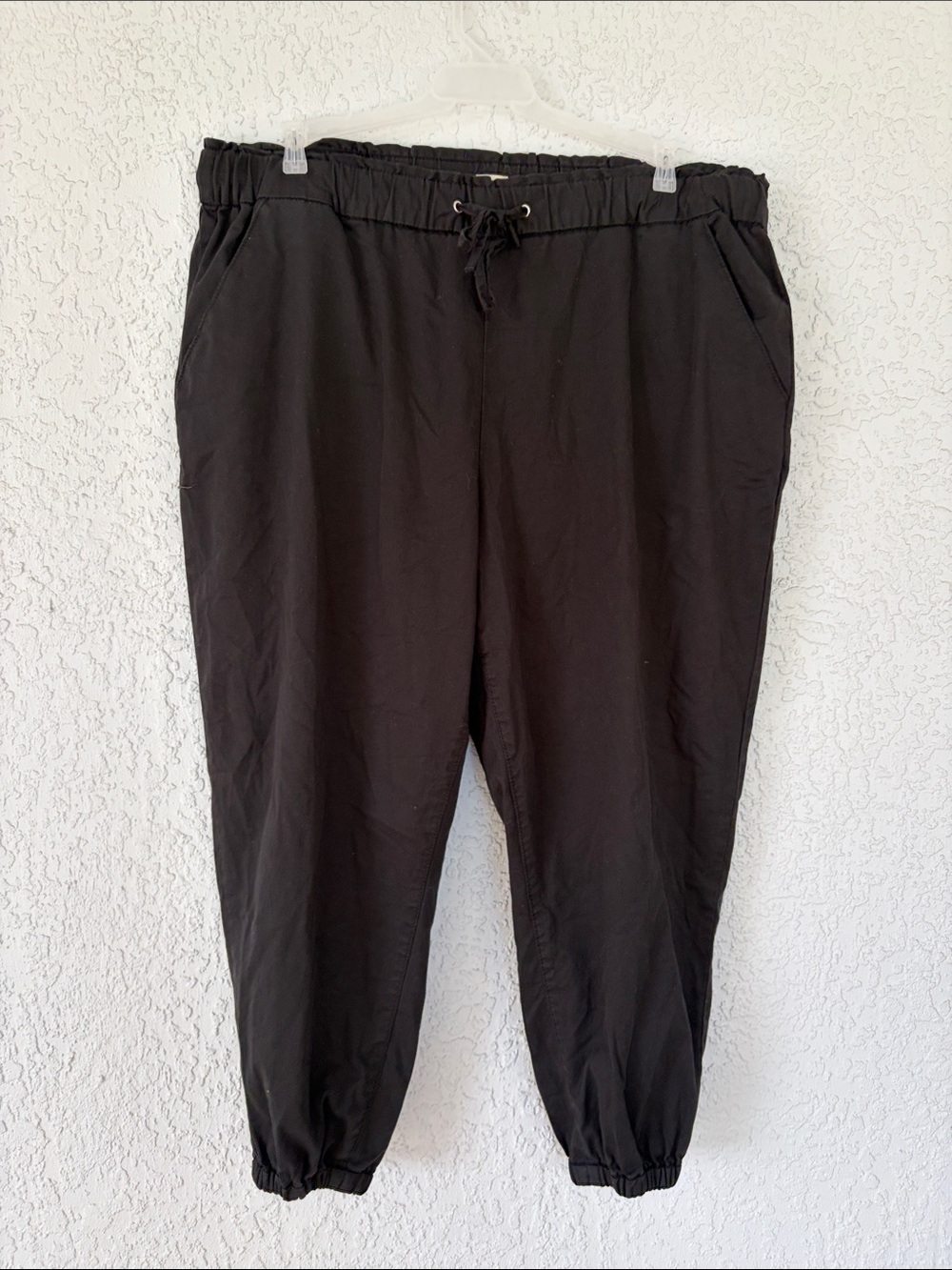 Levi's Black Elastic Waist Jogger Pants size 18W